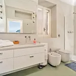 Hibiscus Villa *