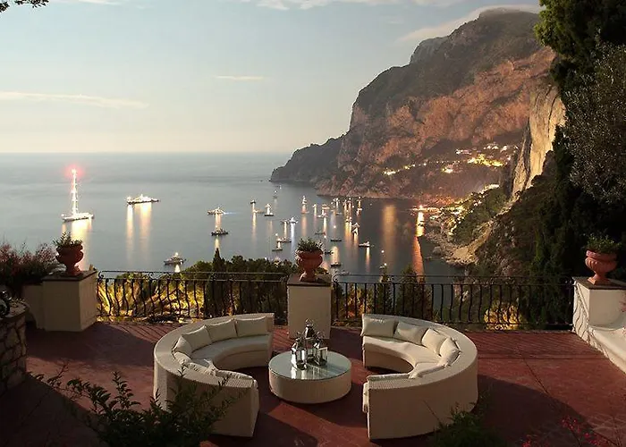 Hibiscus Villa Capri